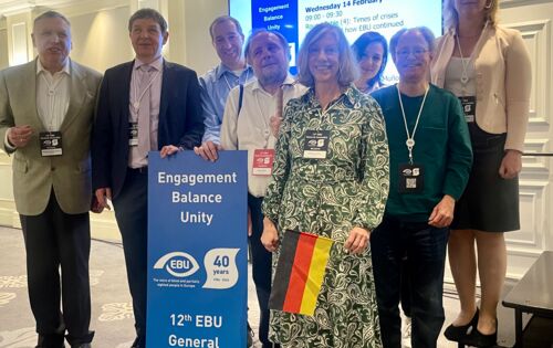 Die zur EBU-Generalversammlung aus Deutschland angereiste Gruppe. Links Wolfgang Angermann, daneben DBSV-Geschäftsführer Andreas Bethke, vorne Sabine Ström.